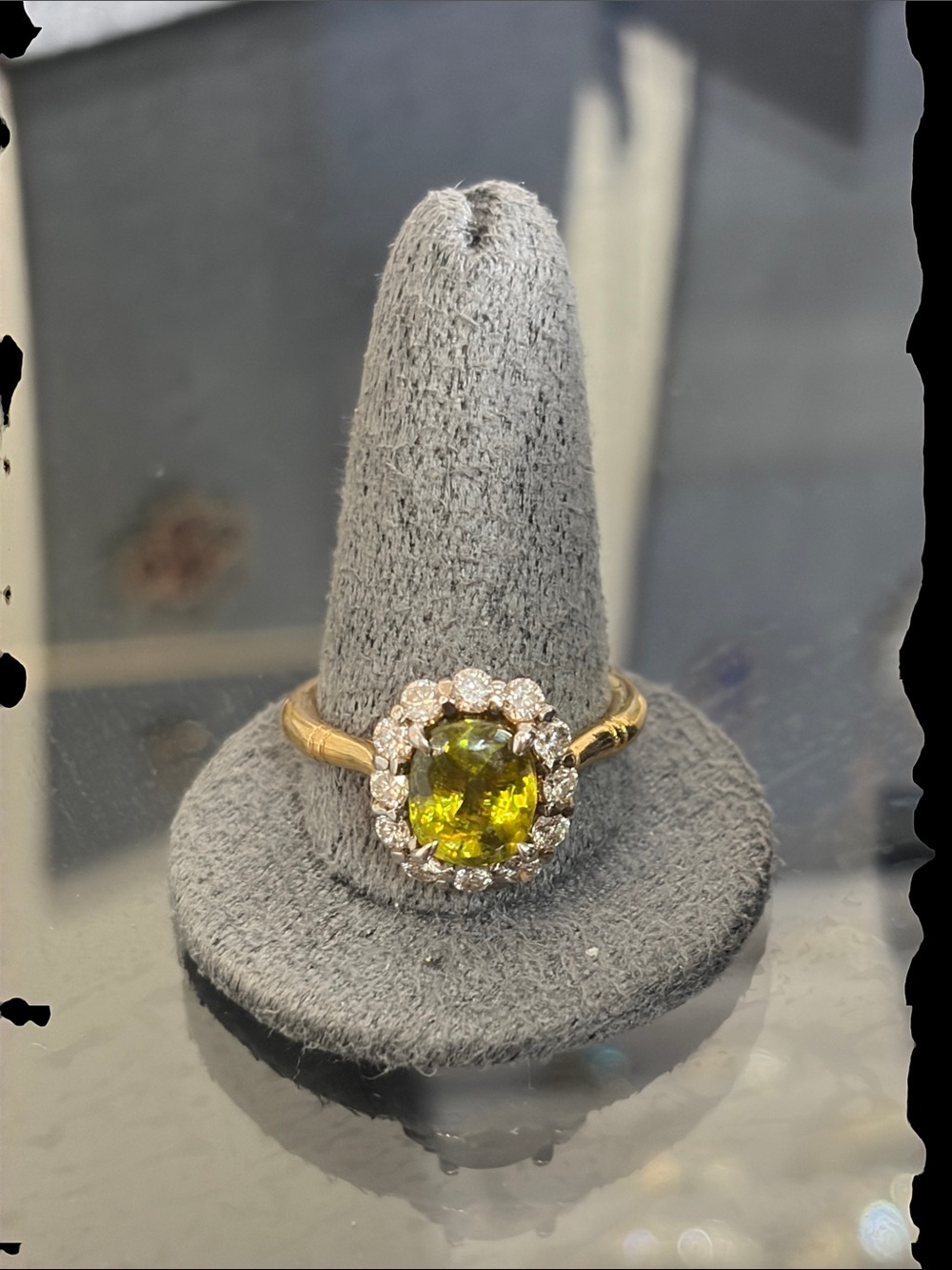 14k gold natural diamond and peridot ring - Picture 1 of 1